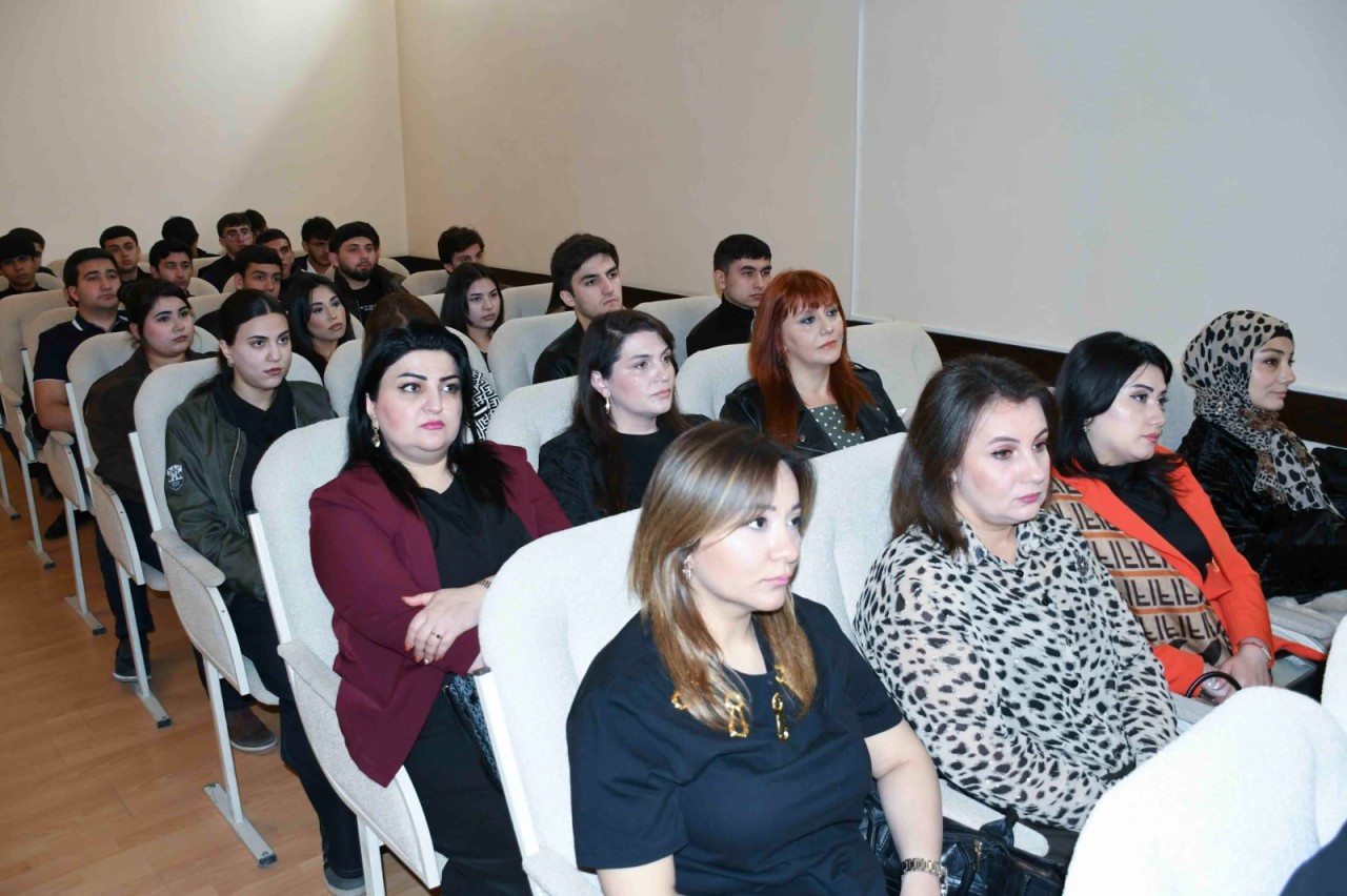 "Şəhərsalma və memarlıq sahəsi dövlət siyasətində prioritet istiqamətlərdən biridir" - Rektor (FOTOLAR)